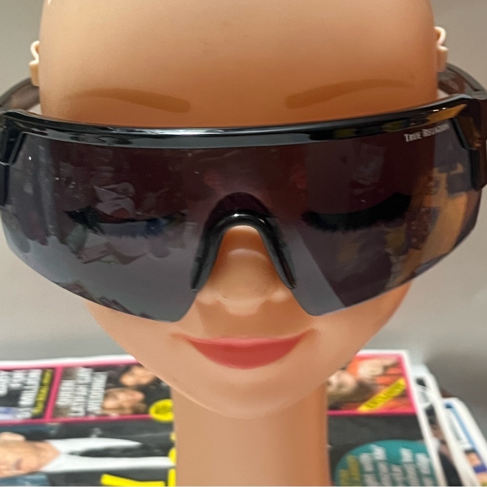 True Religion Black Avatar Sunglass Unisex